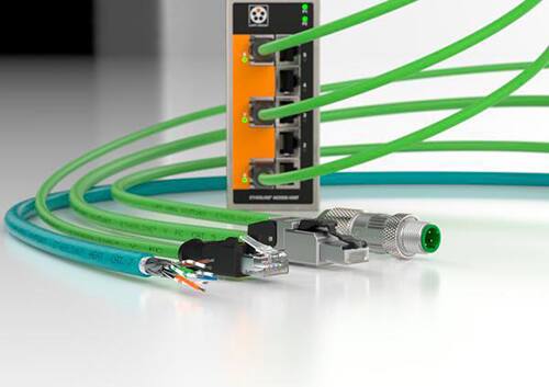 所示的第二个和第三个电缆连接器是 RJ 连接器的图片