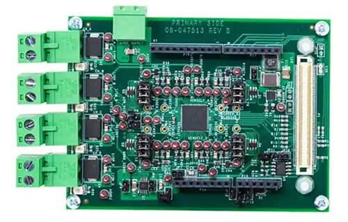 Analog Devices 适用于 AD74412R 的 EV-AD74412RSDZ 全功能评估板的图片