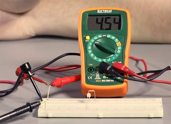 Image of How to Measure Voltage in a Circuit